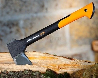 Siekiera fiskars x11